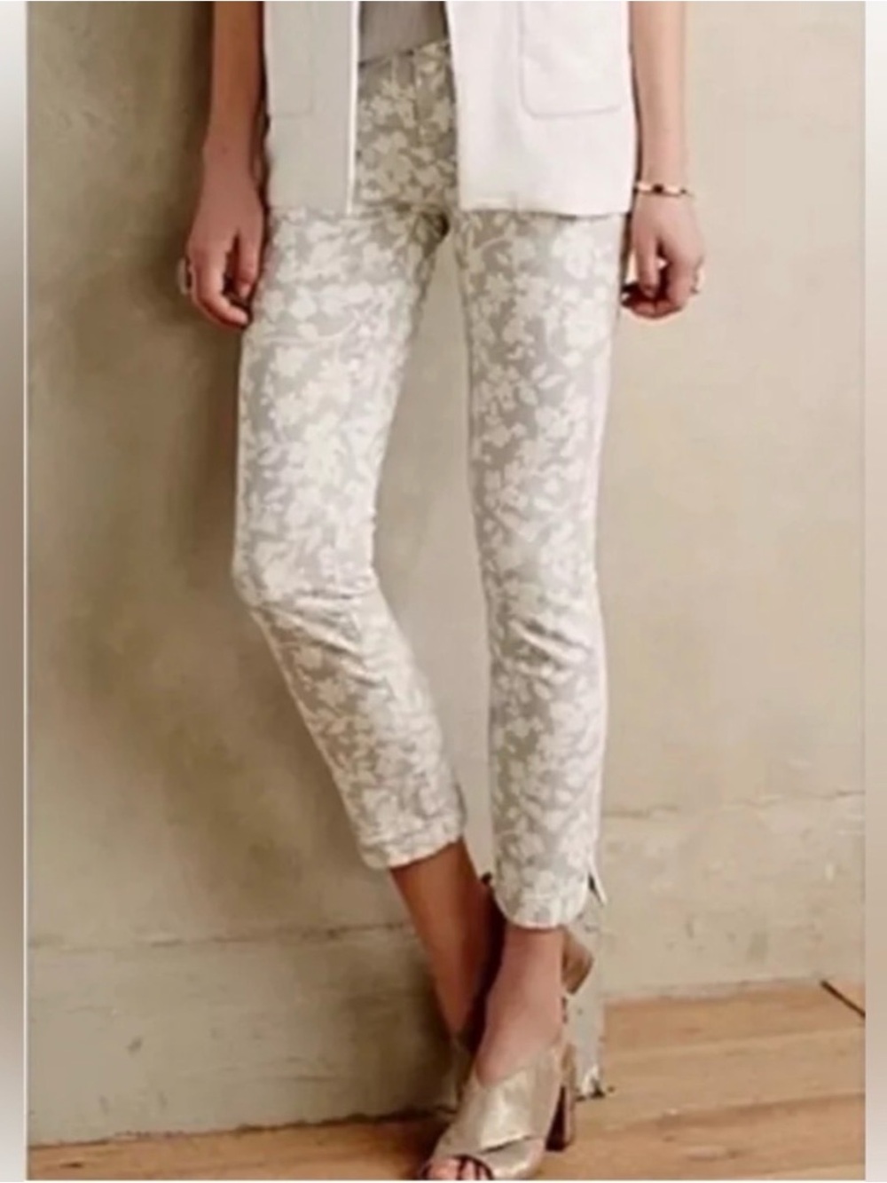Anthropologie Pilcro and the Letterpress Gray/White Floral Cropped Skinny Jeans